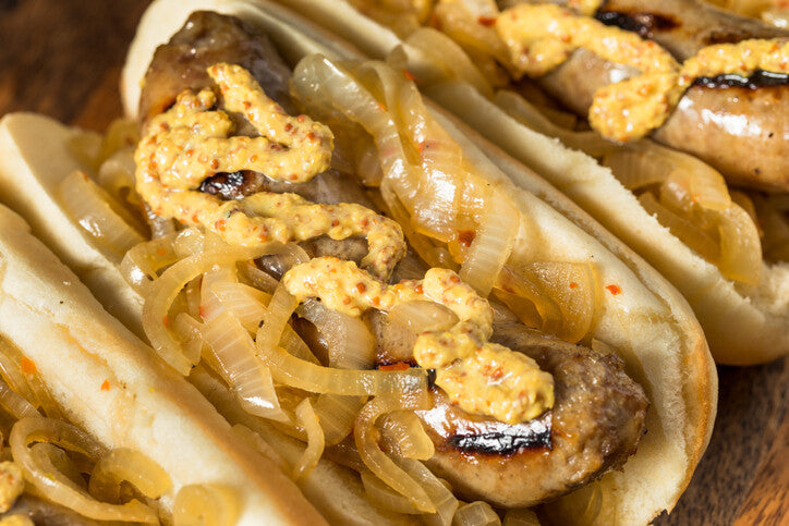 bratwurst-bun-caramelized-onions
